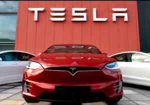 Read more about the article Tesla a devenit cea mai valoroasă companie auto la bursă