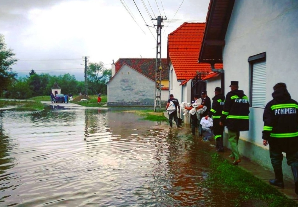 You are currently viewing Campanie Umanitară „Ajută-mă să Ajut” pentru Sinistrații din țară!