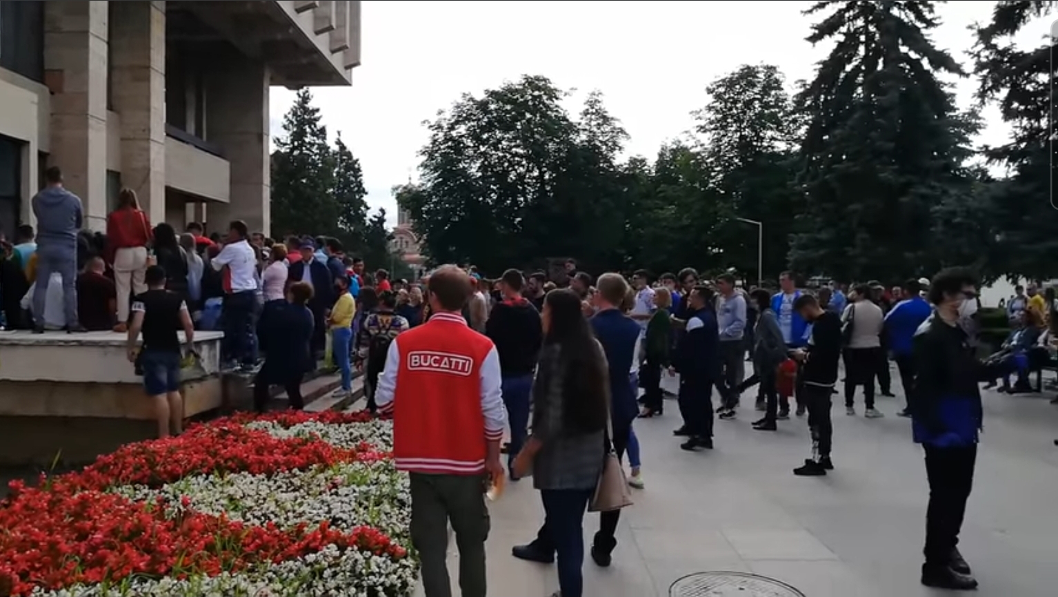 You are currently viewing Vezi de ce s-au îngrămădit dâmbovițenii la proba teoretică pentru obținerea permisului de conducere