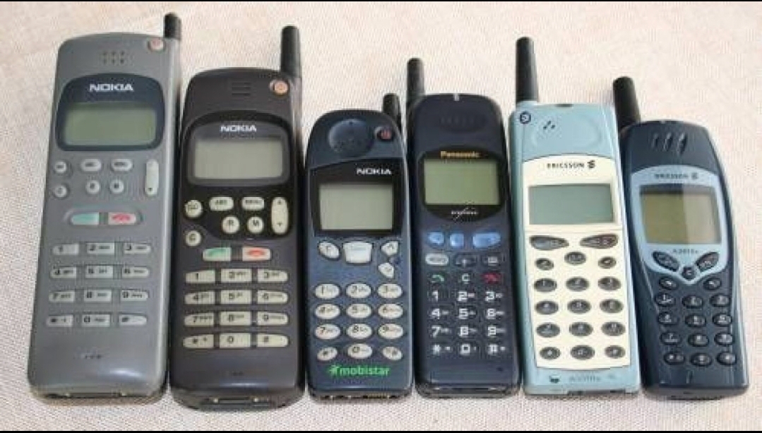 You are currently viewing Vânzarea telefoanelor incompatibile cu sistemul RO-ALERT, interzisă de azi