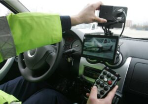 Read more about the article ATENȚIE ȘOFERI! POLIȚIA A ANUNȚAT GRAFICUL RADARELOR ÎN JUDEȚUL DÂMBOVIȚA!