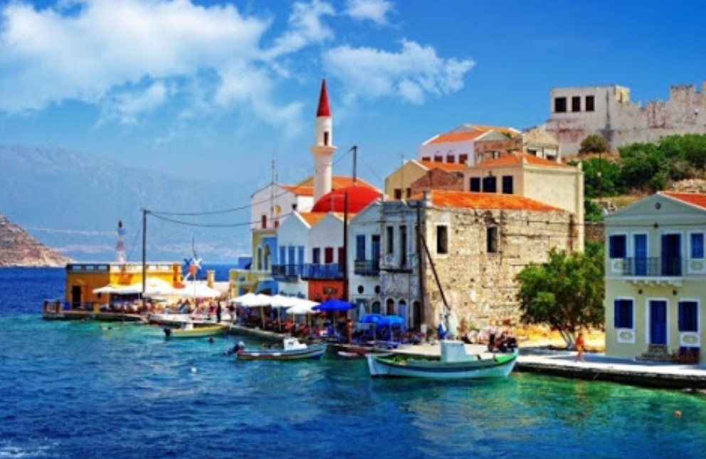 You are currently viewing LA ÎNCEPUTUL  DESCHIDERII SEZONULUI TURISTIC, GRECIA NUMĂRĂ NOI CREȘTERI DE INFECTĂRI CU CORONAVIRUS!
