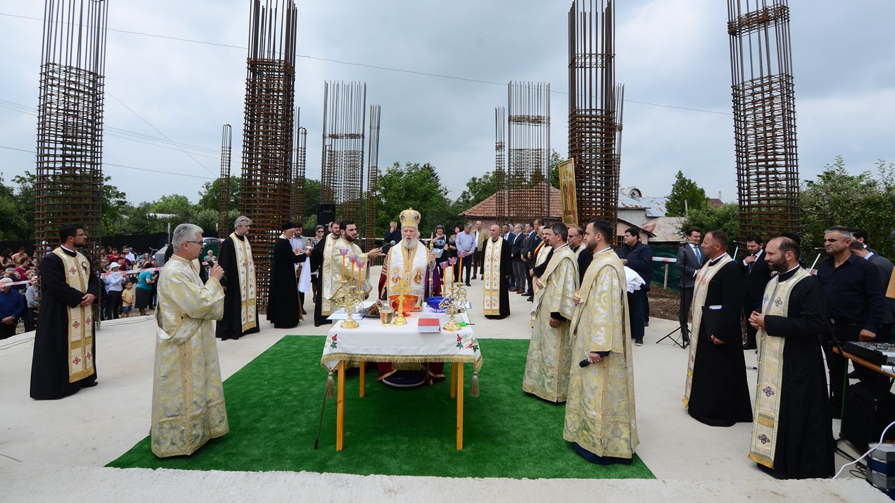 You are currently viewing A FOST PUSĂ PIATRA DE TEMELIE A NOII BISERICI DIN LOCALITATEA CROVU