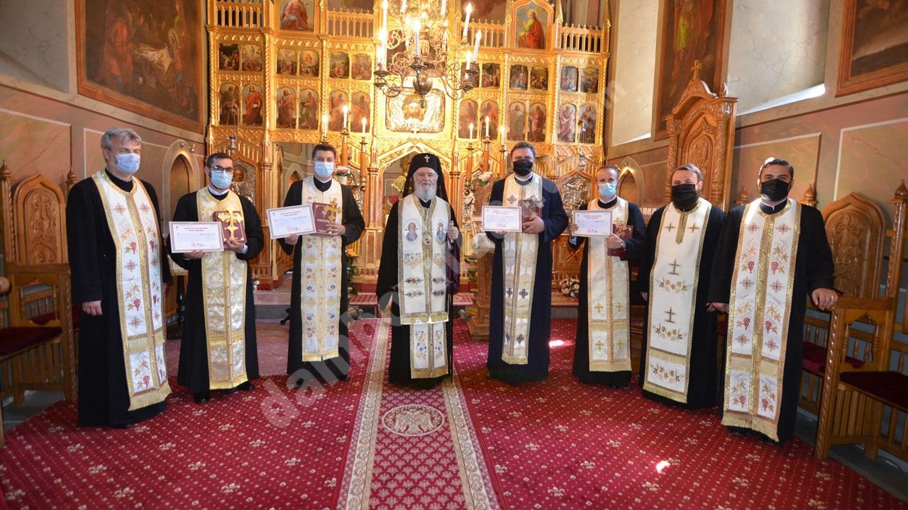 You are currently viewing NOI HIROTESII ÎNTRU DUHOVNIC LA PARACLISUL MITROPOLITAN DIN TÂRGOVIȘTE