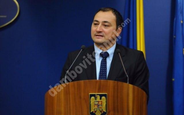 You are currently viewing Mirel Palada: S-au făcut că nu e decît “o banală gripă”, ca să facă alegeri anticipate. De vină e PSD, evident!