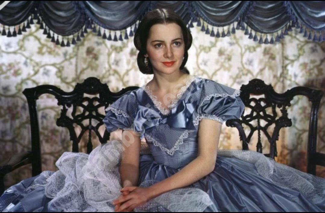 You are currently viewing A murit actrița Olivia de Havilland