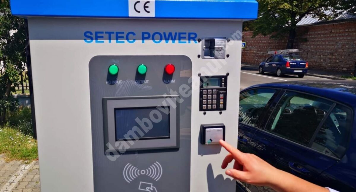 You are currently viewing Târgoviște: A început montarea celor patru stații electrice de reîncărcare pentru vehicule electrice şi electrice hibrid plug-in!