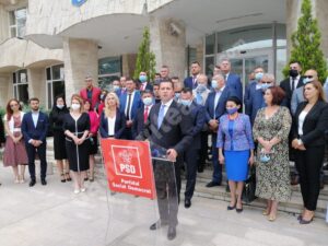 Read more about the article LISTĂ IMPRESIONANTĂ LA PSD DÂMBOVIŢA! FOSTUL PREFECT, 2 FOȘTI SECRETARI DE STAT ȘI UN CONSILIER DE STAT ÎN ECHIPA DE CONSILIERI JUDEȚENI A LUI CORNELIU ȘTEFAN!