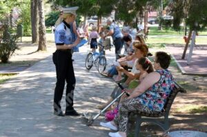 Read more about the article Polițiștii dâmbovițeni continuă acțiunile specifice, în scopul informării cetățenilor
