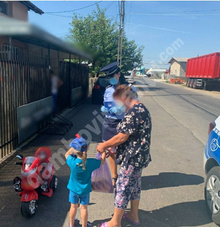 You are currently viewing Polițiștii continuă activitățile pentru informarea cetățenilor
