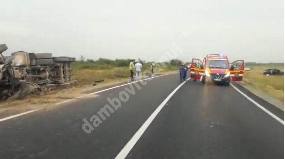 You are currently viewing Video: Acident cu multiple victime, pe DN 1. Două persoane au murit pe loc, trei au fost rănite