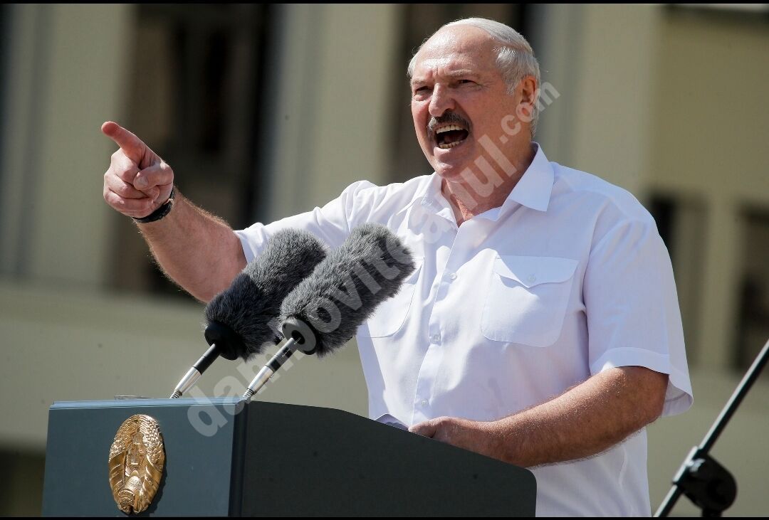 You are currently viewing Lukashenko susține că va închide fabricile în care muncitorii au protestat: „Vedem pe cine invităm apoi la muncă”