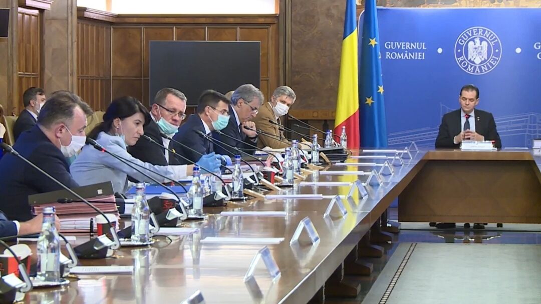 You are currently viewing Ședință de guvern, înaintea votului moțiunii de cenzură. Vezi ce proiecte sunt pe ordinea de zi