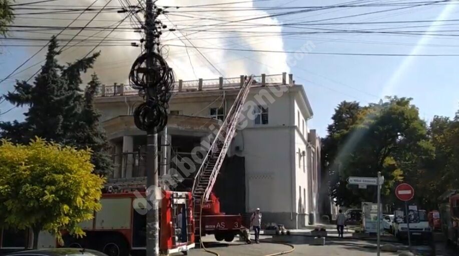 You are currently viewing Incendiu la Filarmonica Națională ,,Serghei Lunchevici”, din Chișinău. Doar câteva instrumente au putut fi salvate