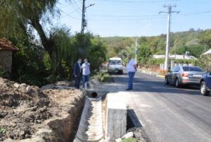 Read more about the article Continuă asfaltările în județul Dâmbovița