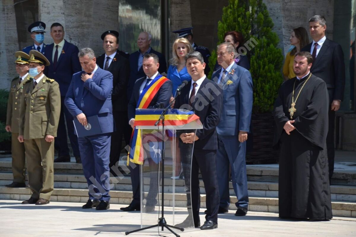 You are currently viewing Titus Corlățean: Pseudopreședintele României a dovedit încă o dată lipsă de respect pentru sacrificiul Armatei Române în Primul Război Mondial