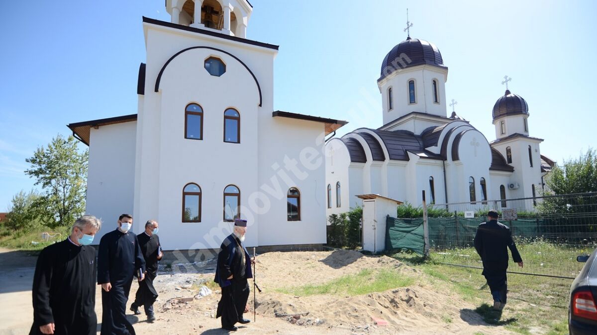 You are currently viewing VIZITĂ PASTORALĂ A MITROPOLITULUI NIFON LA PAROHII DIN MUNICIPIUL TÂRGOVIȘTE