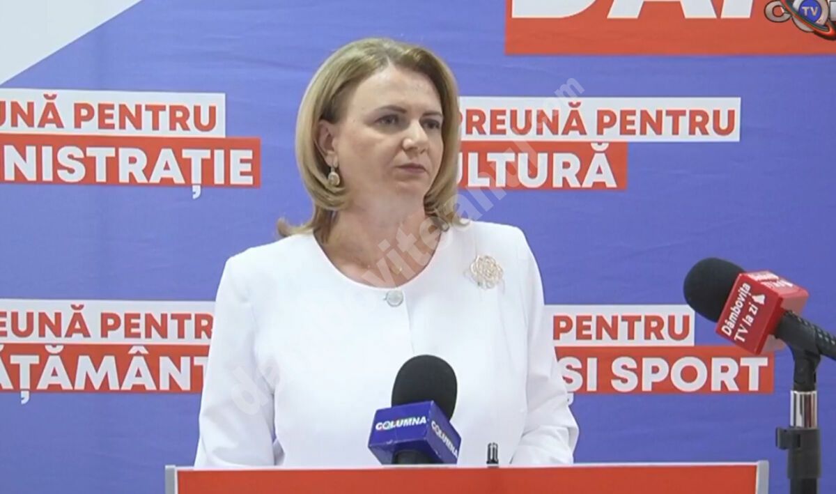 You are currently viewing CLAUDIA GILIA: NU M-AM GÂNDIT NICIODATĂ CĂ LA VÂRFUL EDUCAȚIEI ROMÂNEȘTI VA AJUNGE CINEVA CARE VA RECOMANDA ÎNCHIDEREA BIBLIOTECILOR