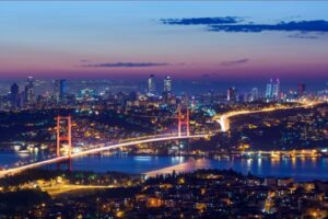 Read more about the article Autoritățile din Istanbul interzic nunțile organizate pe ambarcațiuni și suspendă festivalurile în aer liber