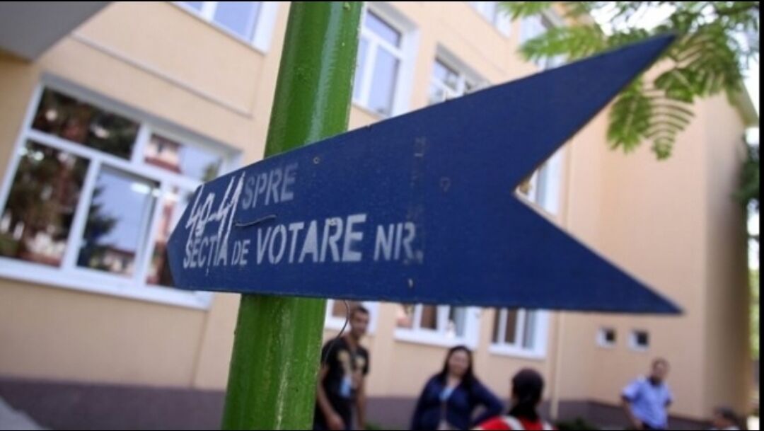 You are currently viewing De mâine până marți, se suspendă cursurile în școlile unde există secții de votare