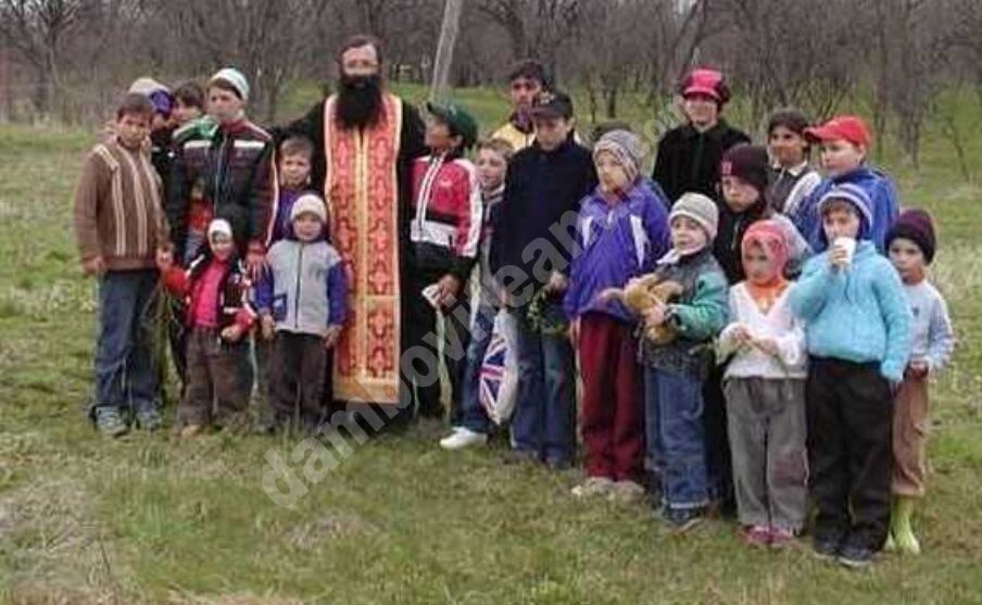 You are currently viewing VALEA PLOPULUI: ASOCIAȚIA PRO VITA FACE ANGAJĂRI!