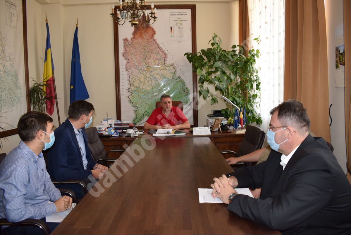 You are currently viewing Președintele CJD, Alexandru Oprea, a semnat astăzi contractul pentru execuția lucrărilor din lotul II  al celui mai mare proiect de infrastructură rutieră din județ