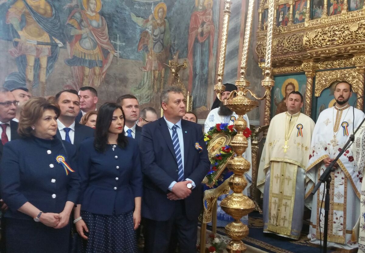 You are currently viewing CULTELE REGILIOASE AU FOST SUSȚINUTE CEL MAI MULT ÎN MANDATELE DE PREȘEDINTE ALE LUI ALEXANDRU OPREA