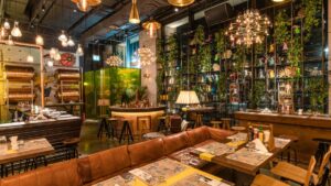 Read more about the article Patronii de restaurante anunță că vor ataca în justiție măsurile de închidere a localurilor