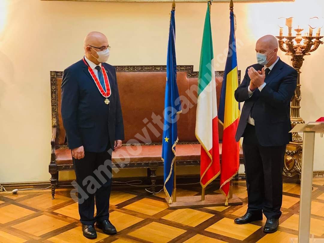 You are currently viewing Raed Arafat a fost decorat astăzi, de către Republica Italia, cu distincția “Grande Ufficiale dell’Ordine della Stella d’Italia”