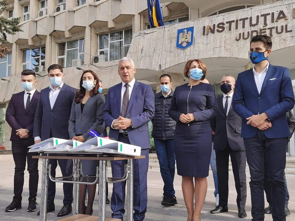You are currently viewing ADRIAN ȚUȚUIANU LASĂ SENATUL ROMÂNIEI PENTRU CAMERA DEPUTAȚILOR. PRO ROMÂNIA DÂMBOVIȚA A DEPUS LISTELE DE CANDIDAȚI LA ALEGERILE PARLAMENTARE