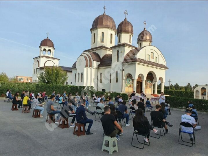 You are currently viewing „EDUCAȚIE ȘI CREDINȚĂ, ÎMPREUNĂ PE DRUMUL VIEȚII TINERILOR!” – ACTIVITATE MISIONAR-EDUCAȚIONALĂ LA PAROHIA SF. VOIEVOD NEAGOE BASARAB DIN MUNICIPIUL TÂRGOVIȘTE
