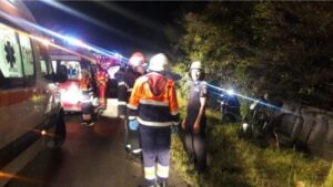 Read more about the article Microbuz cu muncitori,  răsturnat în Prahova. Mai multe victime spitalizate