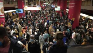 Read more about the article Sute de persoane blocate la metrou, după ce unui călător i s-a făcut rău