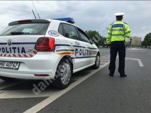 Read more about the article Cum circulăm în siguranță cu autotursimul pe carosabilul umed.Vezi recomandările polițiștilor!