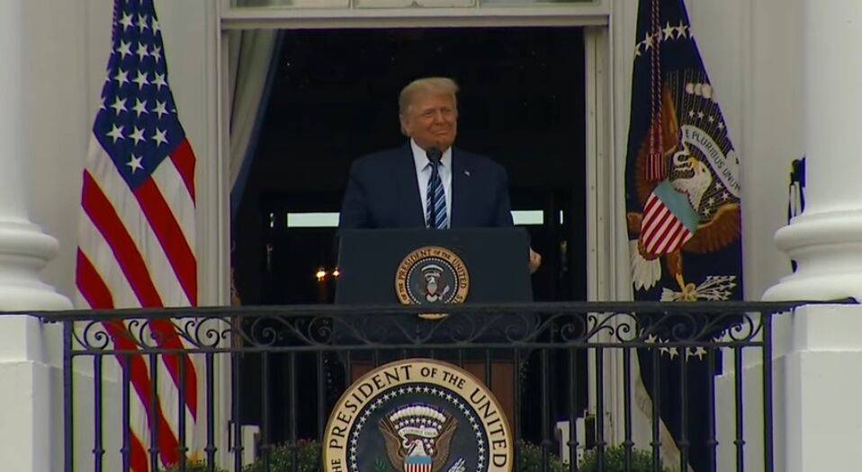 You are currently viewing Trump a reînceput campania electorală