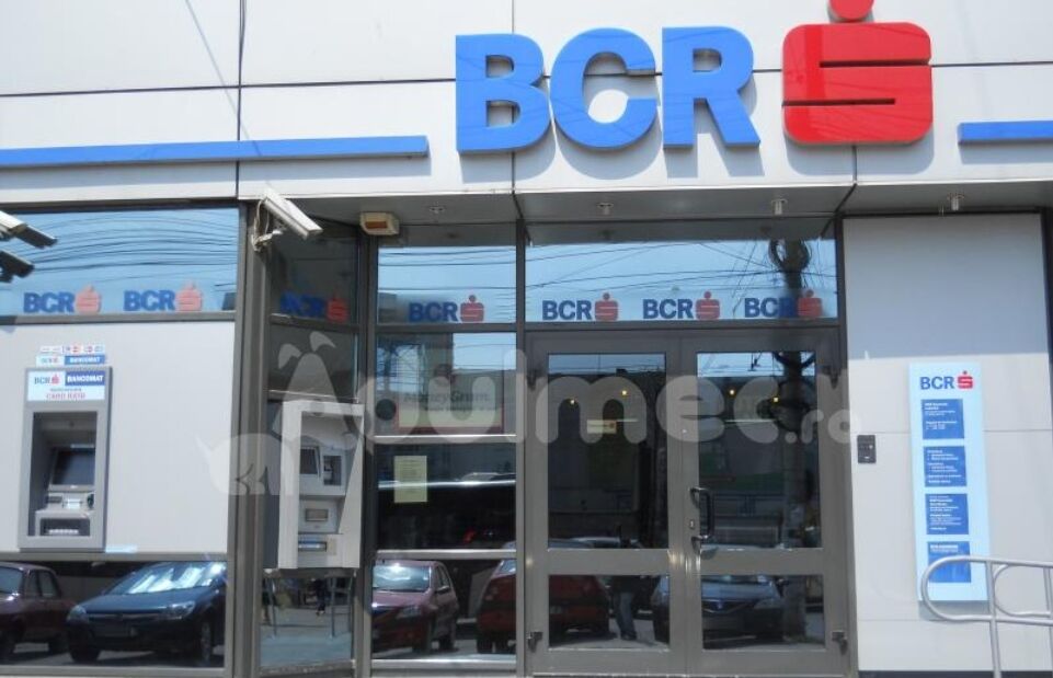 You are currently viewing CLIENȚII BCR VOR AVEA ACCES ÎN INTERIORUL BĂNCII DOAR CU PROGRAMARE TELEFONICĂ
