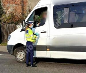 Read more about the article Polițiștii dâmbovițeni au continuat să acționeze pentru a verifica modul în care se respectă măsurile impuse pentru limitarea infectării cu COVID-19