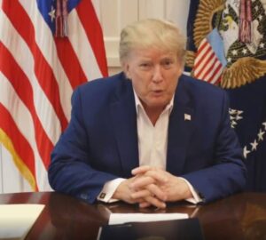 Read more about the article Donald Trump a anunțat că se externează