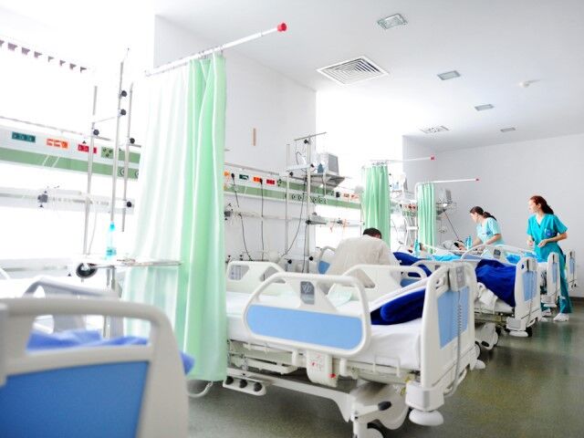 You are currently viewing În spitalele din judeţul Argeş nu mai sunt locuri pentru pacienţii cu COVID-19. Se amenajează vechiul corp al spitalului din Mioveni