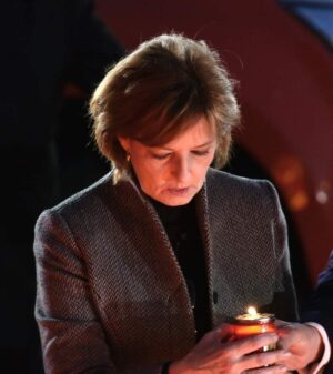 Read more about the article Mesajul Majestății Sale Margareta Custodele Coroanei, după tragedia de la Piatra Neamț