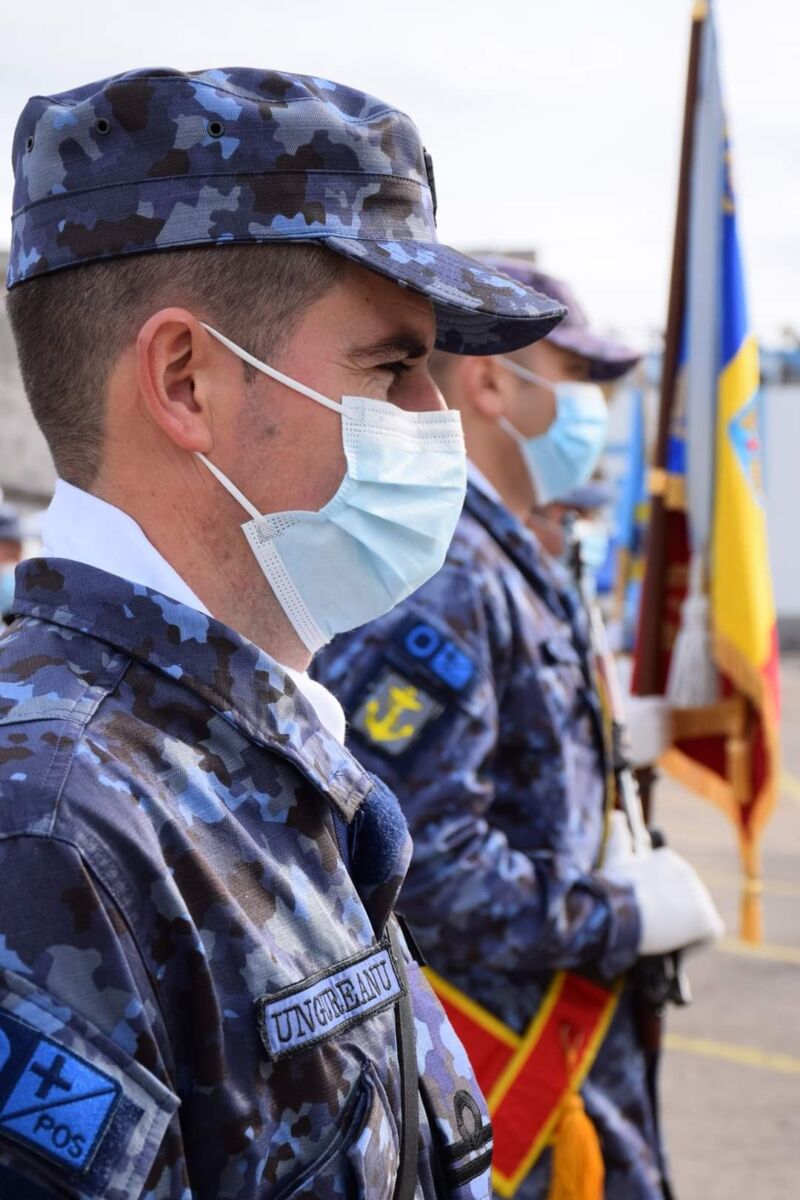 You are currently viewing Ceremonie militară, organizată în portul Constanța, pentru a celebra Ziua Scafandrilor Militari și Scafandrului Român