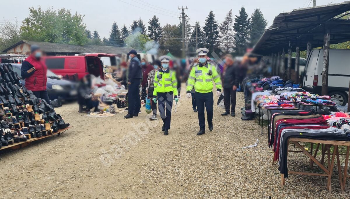 You are currently viewing Razie a polițiștilor dambovițeni la târgul săptămânal din localitatea Corbii Mari