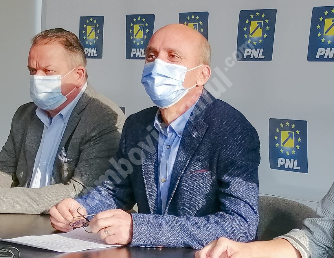 You are currently viewing SORIN ION: ISJ DÂMBOVIȚA VA SPRIJINII ELEVII CU ÎNCĂ 1200 DE TABLETE. PE PLAN NAȚIONAL SE DOREȘTE REABILITAREA GENERALĂ A INSTITUȚIILOR DE ÎNVĂȚĂMÂNT PROFESIONAL ȘI ÎNVĂȚĂMÂNT SUPERIOR