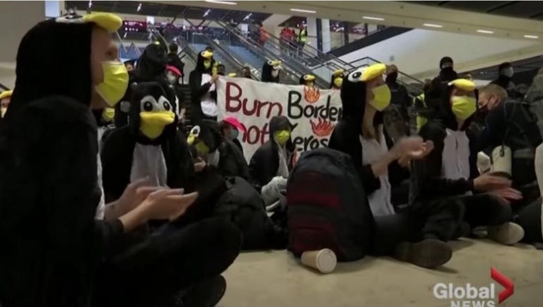 You are currently viewing Berlinul are un nou aeroport. De la deschidere nu au lipsit protestele activiștilor de mediu