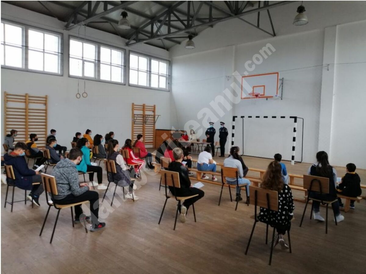 You are currently viewing Dâmbovița: Activități pentru informarea elevilor din Tărtășești