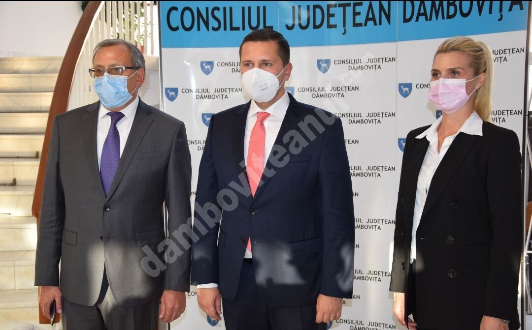 You are currently viewing DÂMBOVIȚA: Luciana Cristea și Antonel Jîjîie au fost aleși vicepreședinți ai Consiliului Județean