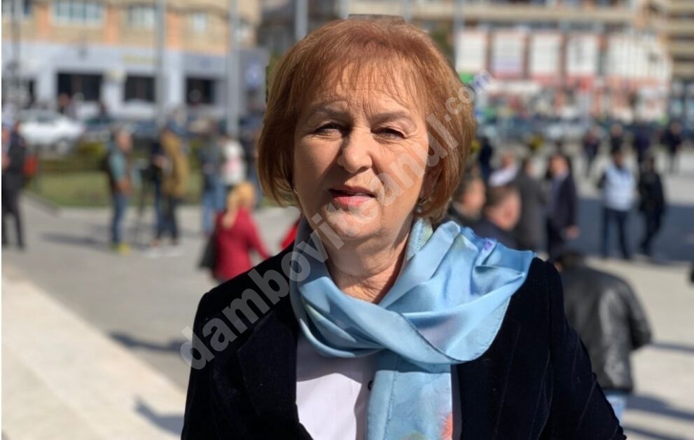 You are currently viewing LUISA BĂRBOIU, PRIMARUL COMUNEI NUCET, REVOLTATĂ DE LOCALNICII CARE ARUNCĂ DEȘEURI LA ÎNTÂMPLARE