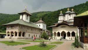 Read more about the article Mănăstirea Lainici a intrat în carantină, după ce un călugăr a murit și alți 6 sunt confirmați ca având COVID-19