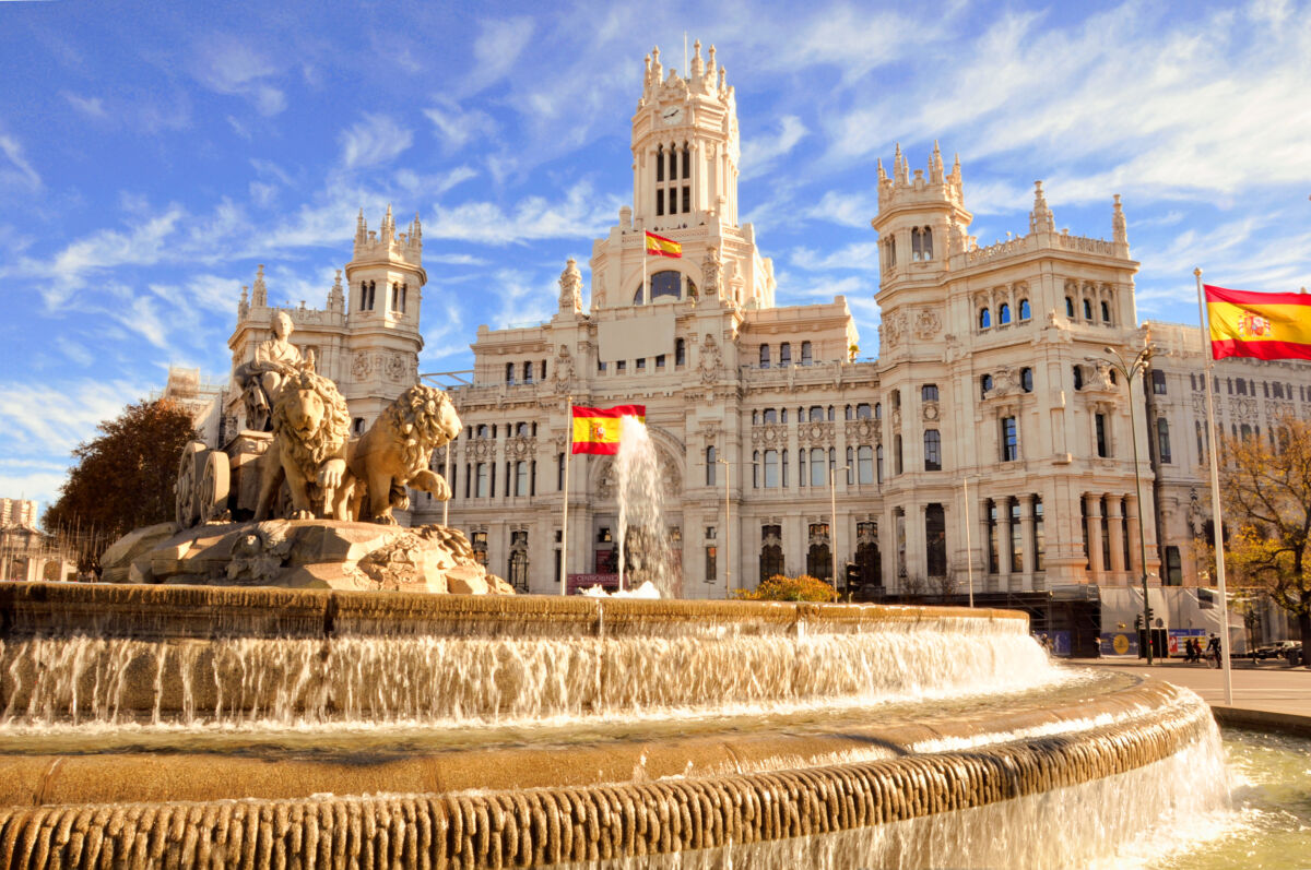You are currently viewing Oraşul Madrid se va închide în perioada 4 – 13 decembrie pentru a opri transmiterea Covid-19 înainte de Crăciun
