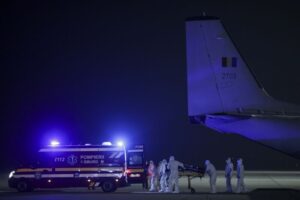 Read more about the article Aeronava care îl transportă pe medicul erou în Belgia a decolat de pe Aeroportul Otopeni